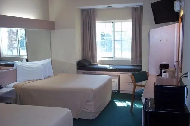 The Floridian Hotel & Suites