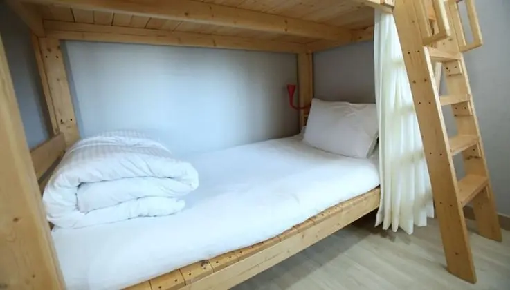 The Flower Road Guesthouse - Hostel - Oda