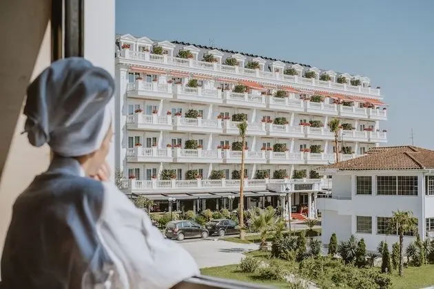 Flower Hotels & Resorts