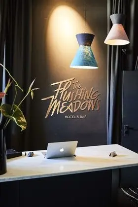The Flushing Meadows Hotel & Bar - Lobi