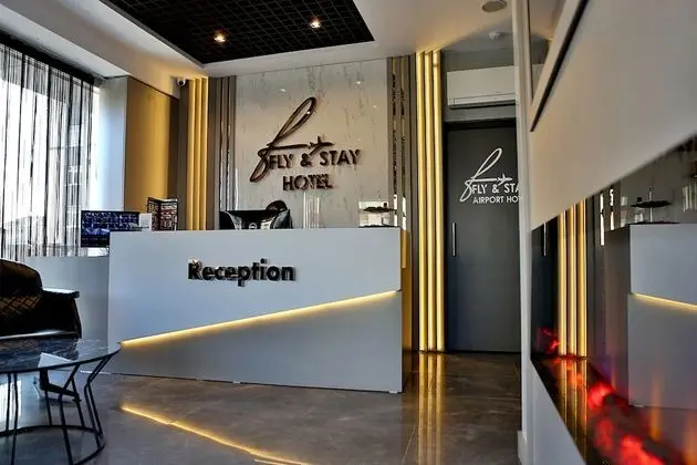 Fly And Stay Airport Hotel - Lobi