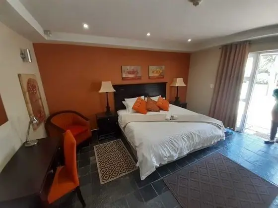 Flying Falcon Guesthouse - Oda