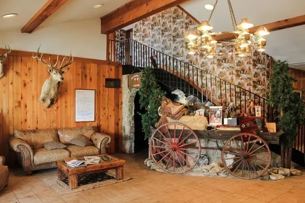 Flying L Ranch Resort - Lobi