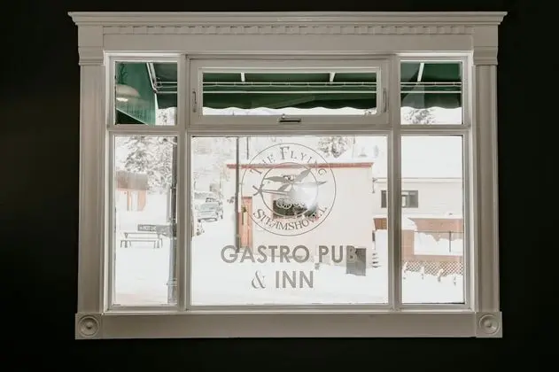 The Flying Steamshovel Inn - Lobi