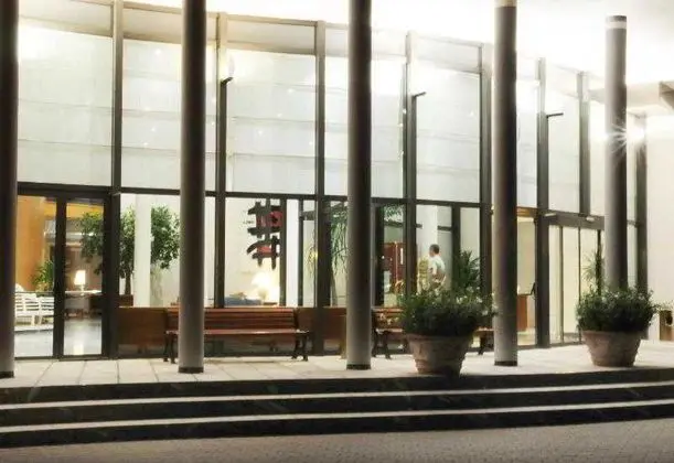 FlyOn Hotel & Conference Center