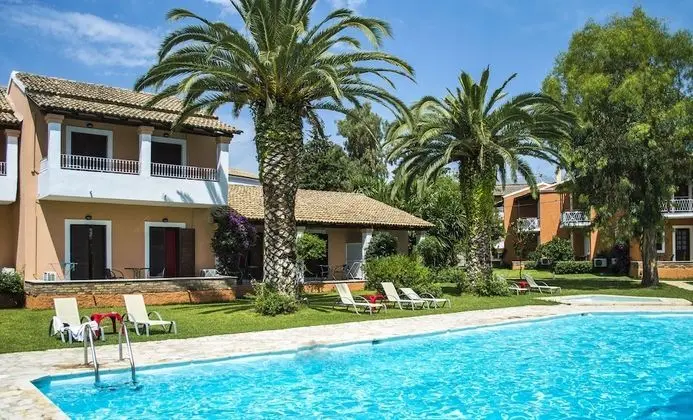 Folies Corfu Hotel Apartments - Havuz