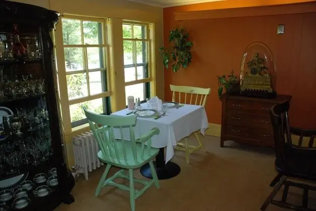 Follansbee Inn