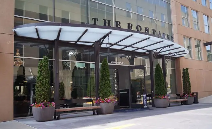 The Fontaine Country Club Plaza