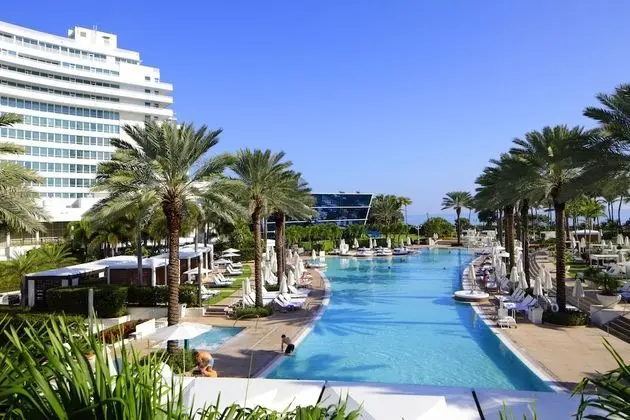 Fontainebleau Miami Beach Private Luxury Suites - Havuz