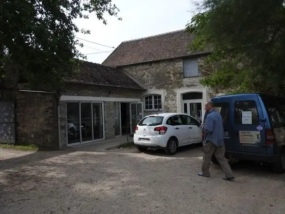 Fontaineblhostel