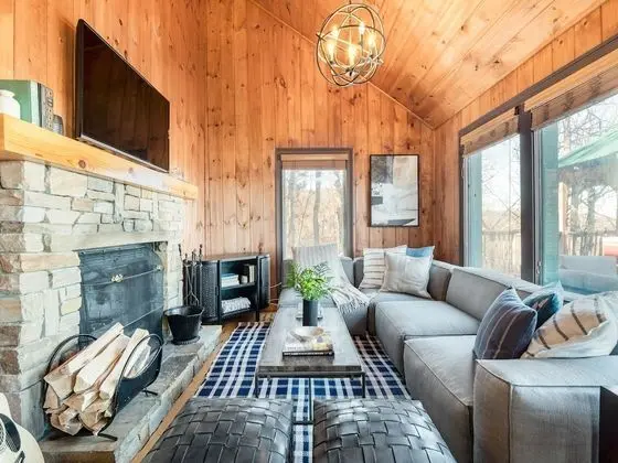 Fontana by Avantstay Gorgeous Mountain Cabin w/ Views, Hot Tub & Game Room!