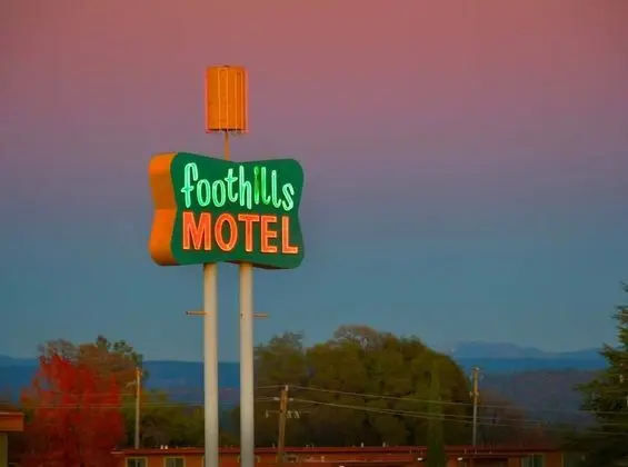 The Foothills Motel - Dış Mekan