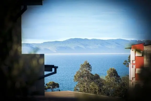 Footsteps to the Heart of Noosa and a View!