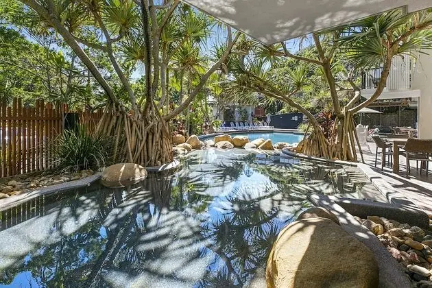 Footsteps to the Heart of Noosa and a View! - İç Mekan
