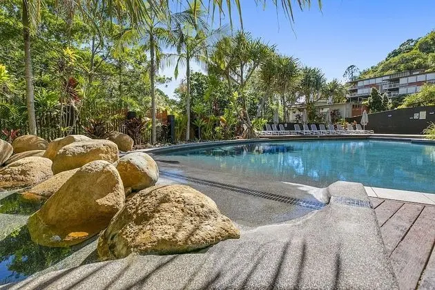 Footsteps to the Heart of Noosa and a View! - İç Mekan