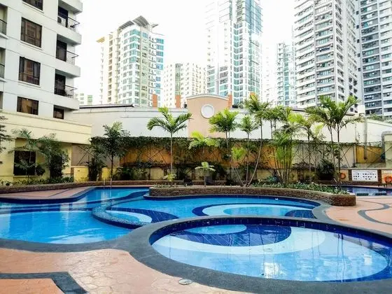 Forbestown Place at the Fort BGC n St Luke's and Burgos Circle