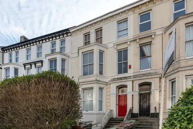 Ford Park Apartment