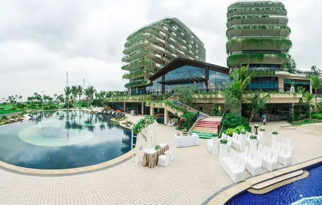 FOREST CITY PHOENIX INTERNATIONAL GOLF HOTEL