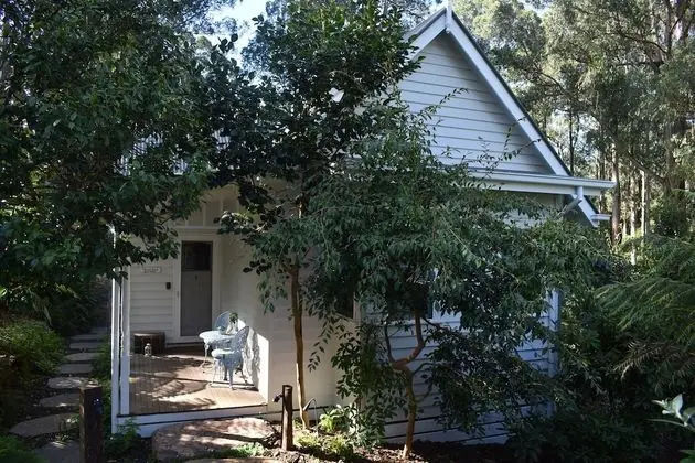 Forest Edge Cottage at Merrow Cottages