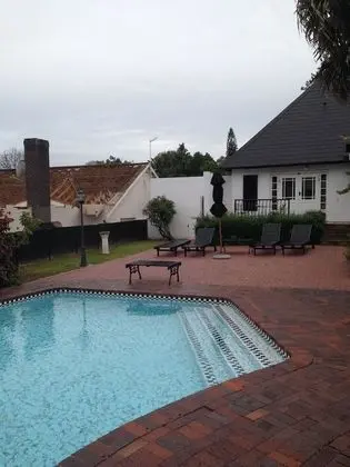 Forest Hall Guest House - Havuz