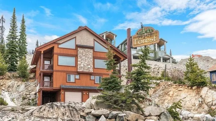 Forest Lane Hideaway - Luxurious Family Friendly Home with Private Hot Tub