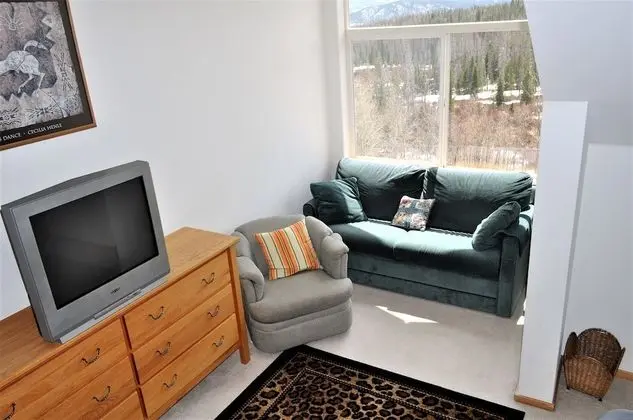 Forest Park 3 Bed 4 Bath Townhome - Lobi