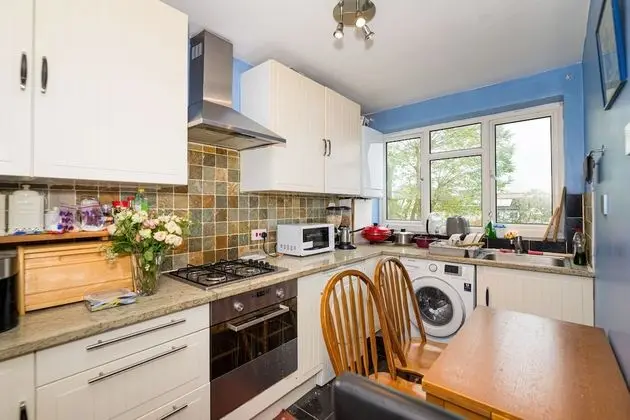 Forest View Bright Apartment - Mutfak