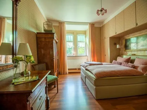 Former Mayor's Villa in Gernrode With Own Cafe and Balcony - Oda