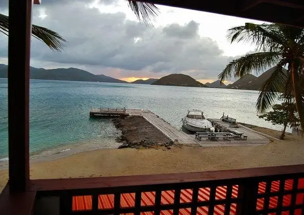 Fort Recovery Beachfront Villa & Suites Hotel - Genel