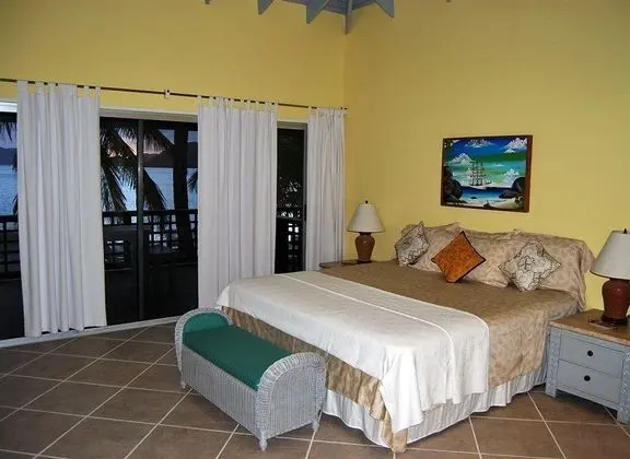 Fort Recovery Beachfront Villa & Suites Hotel - Genel