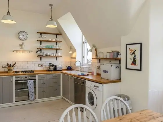 Forthview - Traditional 2 Bedroom Apartment - Mutfak