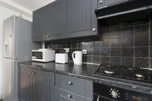 Fortified Three Bedroom Home - Mutfak
