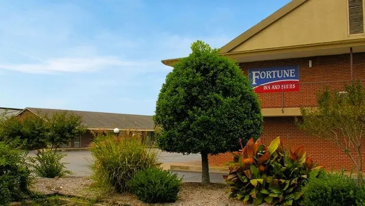 Fortune Inn & Suites - Dış Mekan