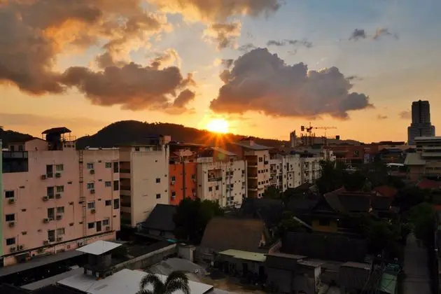 Forty Winks Phuket Hotel