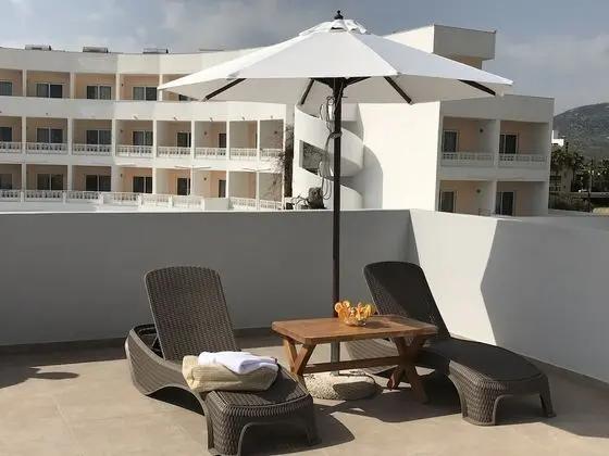 Fotakis Home - Comfortable Newbuilt 2 Bedroom Home, 20 Meters From the sea - Dış Mekanlar