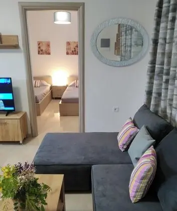 Fotakis Home - Comfortable Newbuilt 2 Bedroom Home, 20 Meters From the sea - İç Mekan