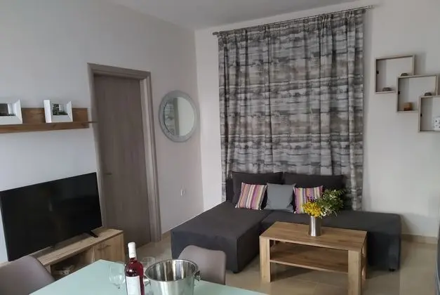Fotakis Home - Comfortable Newbuilt 2 Bedroom Home, 20 Meters From the sea - Öne Çıkan Resim