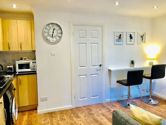 Fountain View 1BR Flat-Free Parking - Lobi