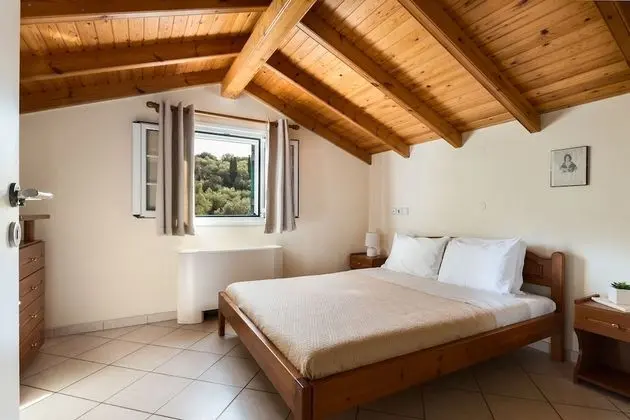 Four-Bedroom Villa Alexandros by Konnect, Private Pool & SeaView - Oda