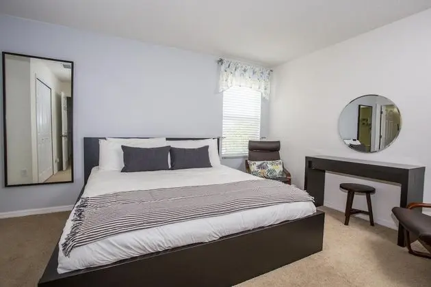 Four Bedroom w Screened Pool Close to Disney 4563 - Oda