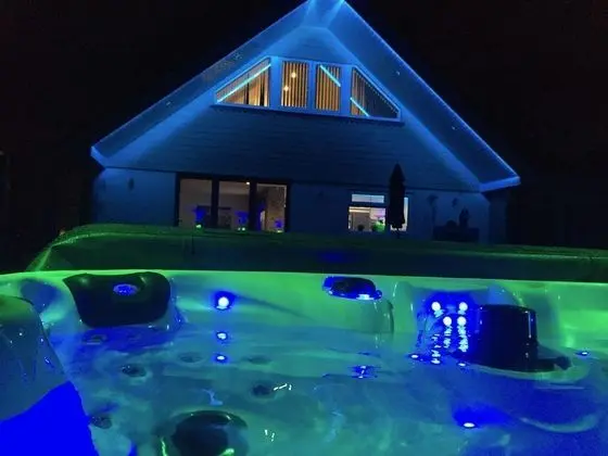 Four Corners Holiday Home with Hot Tub & Sauna - Spa