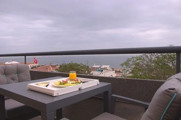 Four-G Hotel