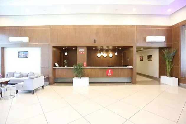 Four Leaf Service Suites - Lobi