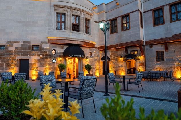 Four Mansions HotelFotoğrafı