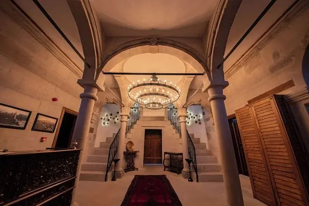 Four Mansions Hotel - Lobi