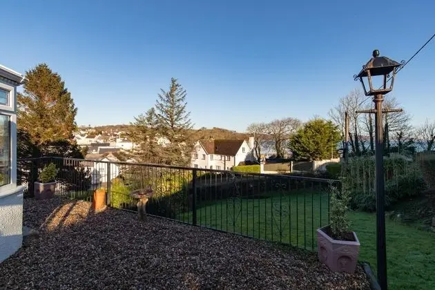Four Oaks - Sea Views Parking Enclosed Garden Dog Friendly - Oda