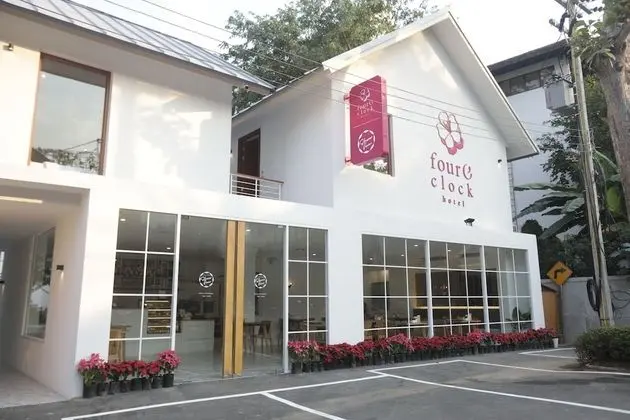 Four O'clock Hotel - Dış Mekan
