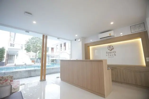 Four O'clock Hotel - Lobi
