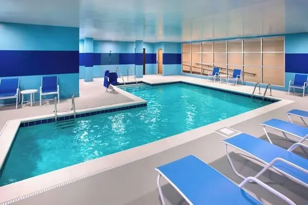 Four Points by Sheraton Charleston - Havuz