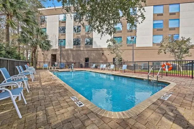 Four Points by Sheraton Jacksonville Baymeadows - Havuz